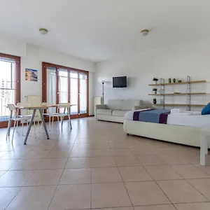 https://linea-suite-milano.it-lombardy.com